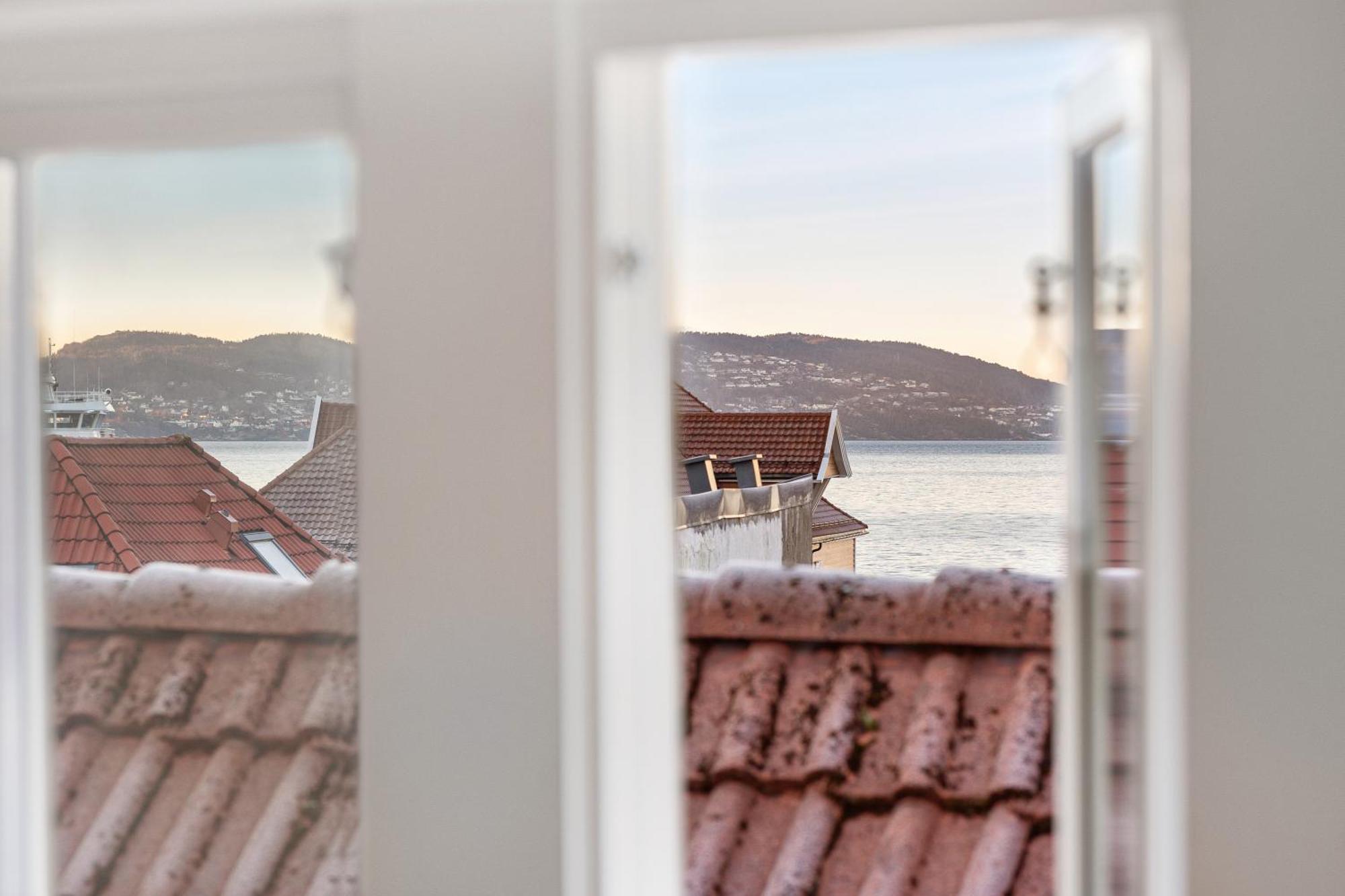 Modern Penthouse With A View - Behind Bryggen Apartment Bergen Exterior photo